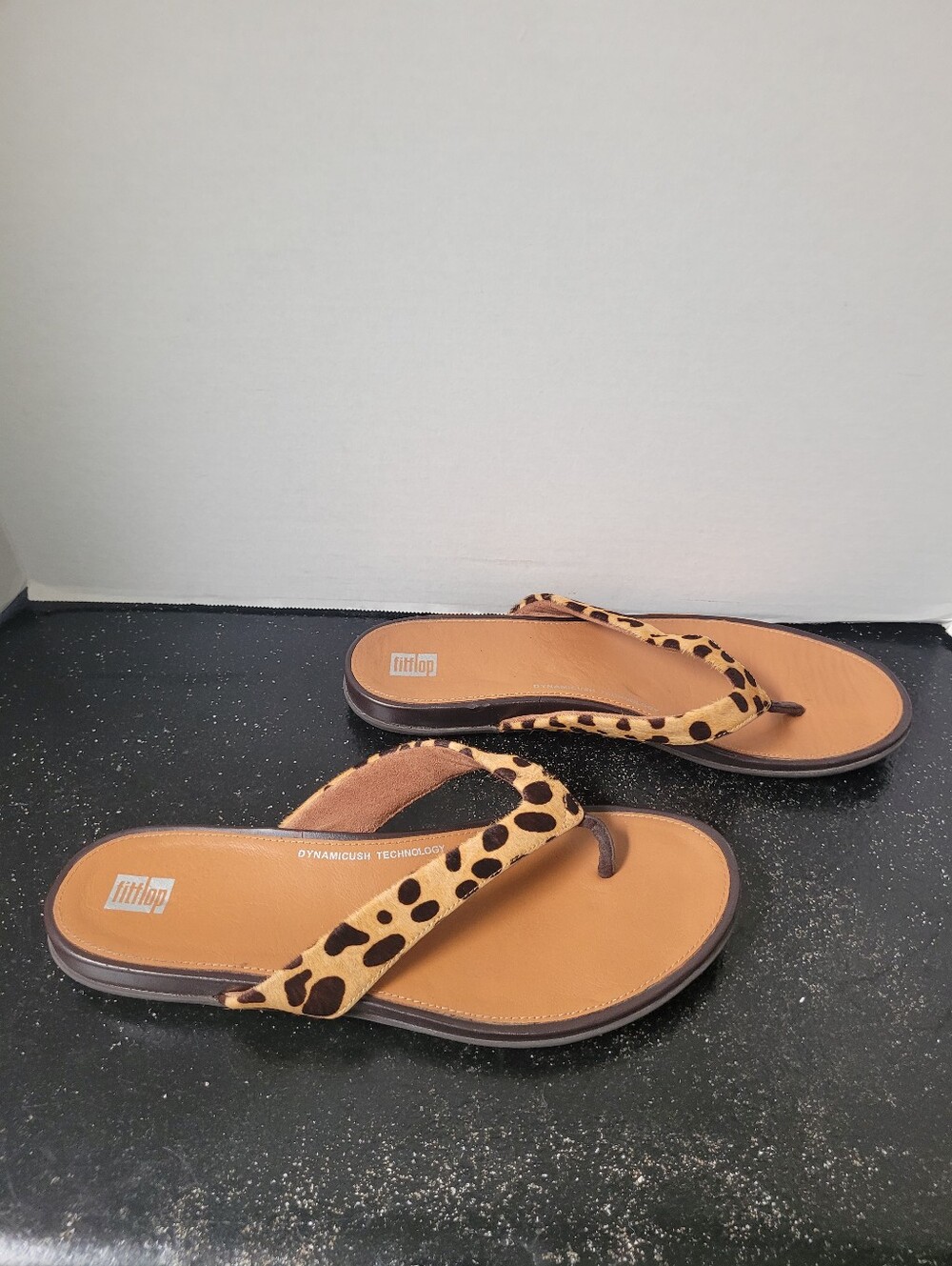 FitFlop Gracie Calfhair Tan/Black Leopard Print Toe-Post Sandals Comfort - Picture 2 of 6